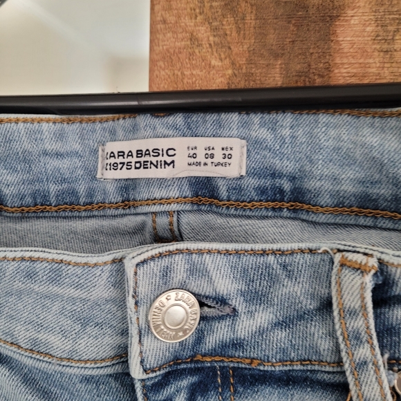 ZARA CROP FLARE JEANS SIZE 8 - Picture 3 of 3